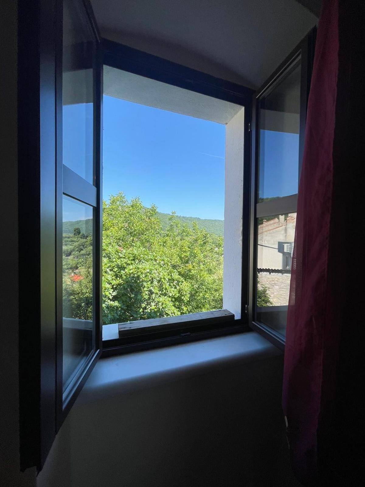 Crveni Apartman Црес Экстерьер фото